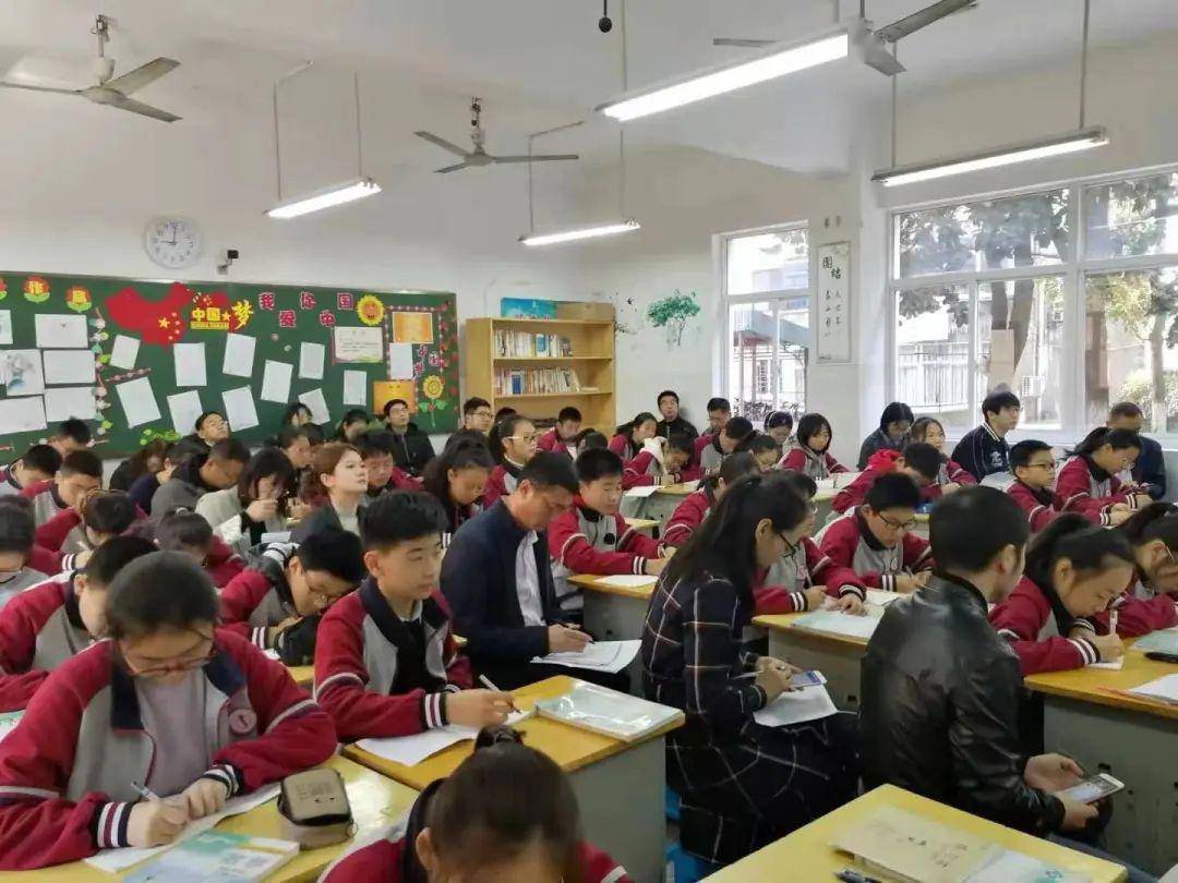 2019年11月,贵州沿河县板场镇初级中学,官舟第二中学的校长,中层和