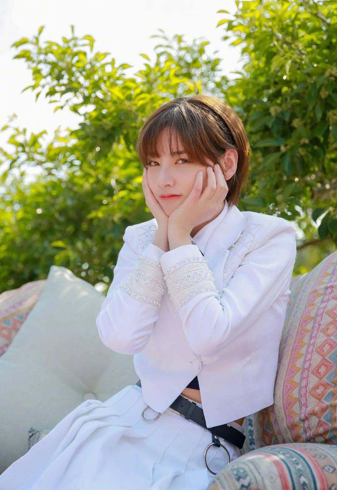 还有怪力少女赵粤一开始以短发形象出现在创造营2020~不过不知道是