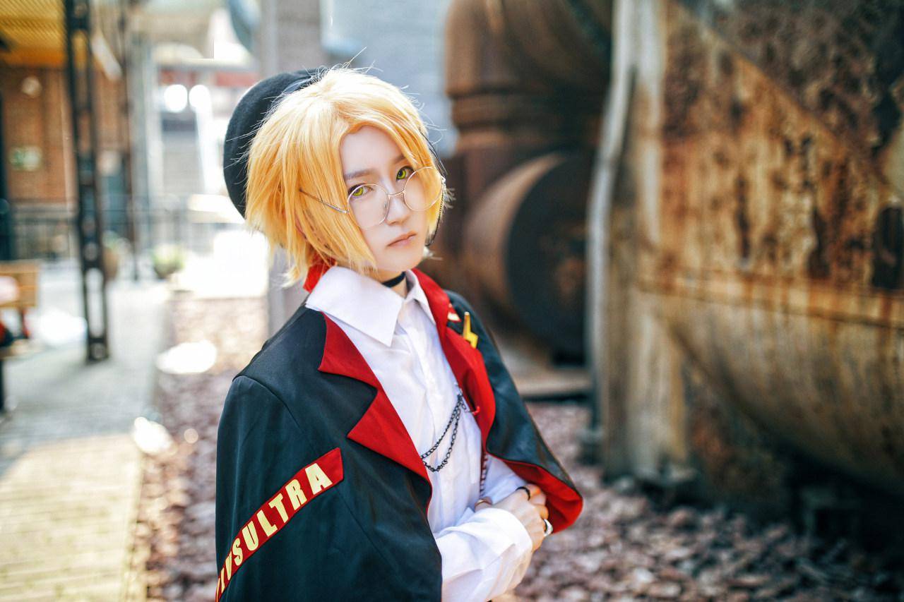 我的英雄学院上鸣电气cosplay