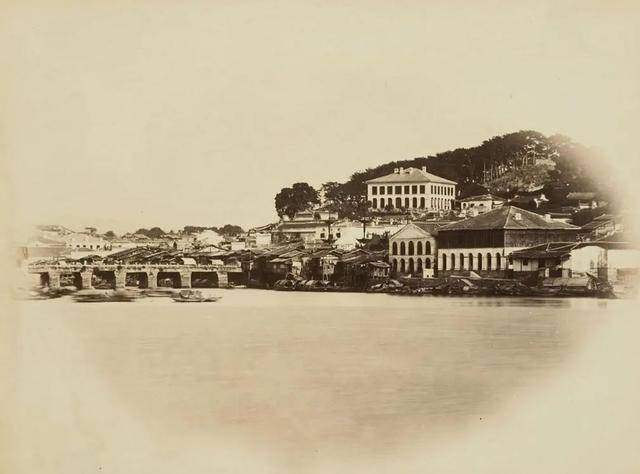 《看不见的烟台山》:百年芳华下的人与故事 | 有福利