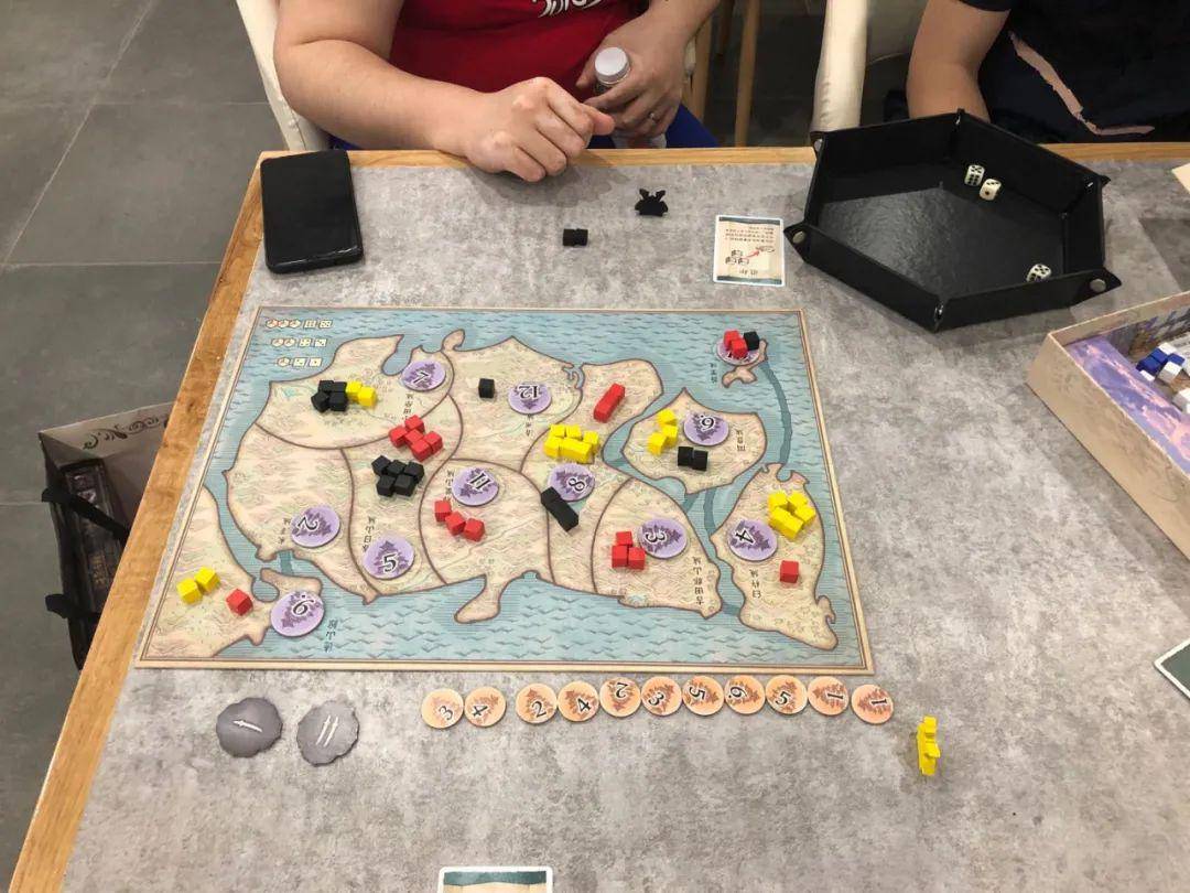 5分钟就能上手玩嗨的日本战国桌游《天下鸣动》,援军从未如此重要过