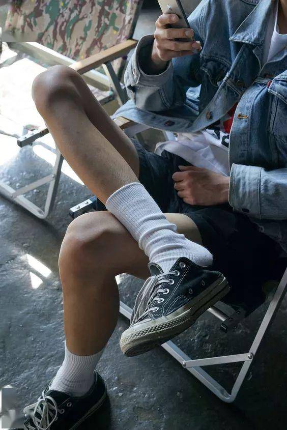 这种天气,男生短裤要穿对了才够帅!_衬衫