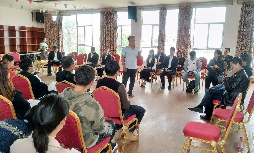 茂林中学教师到昭通五四学校学习交流"五点四环节"教学法