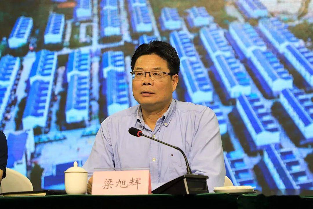 自治区农业农村厅副厅长梁雄讲话会上,市农业农村局介绍柳州螺蛳粉种