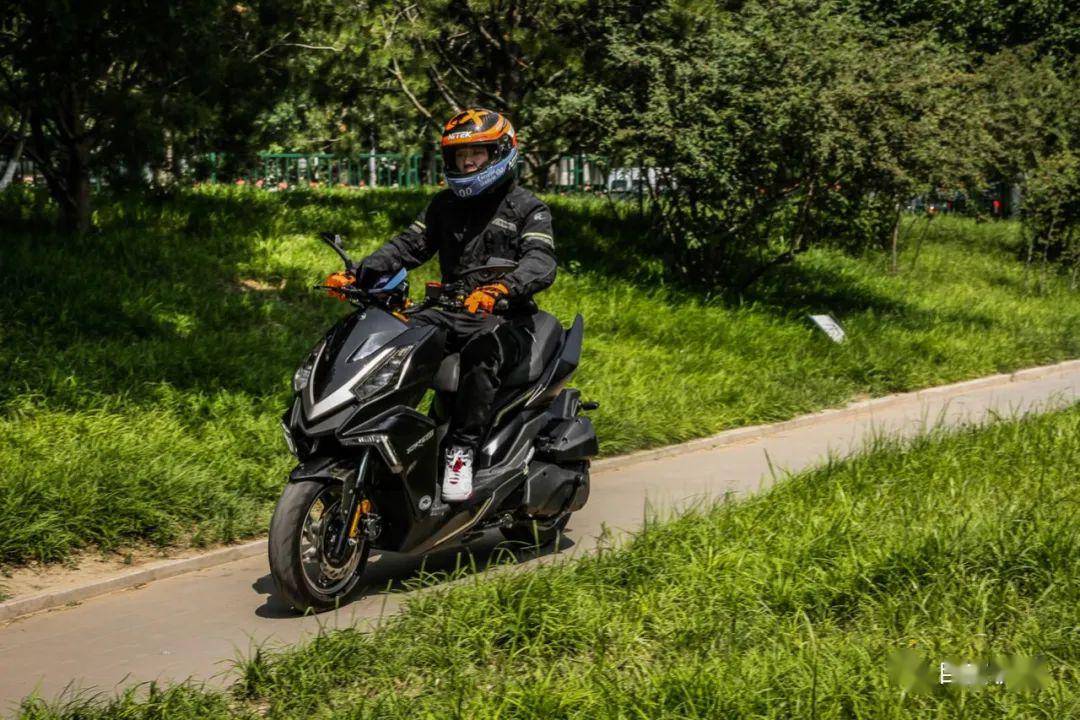 踏板车也可以很热血试驾三阳drg158丨把玩