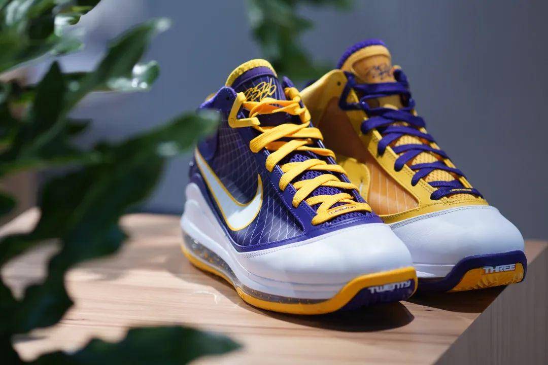 nikelebronviimediaday现已登陆念叁