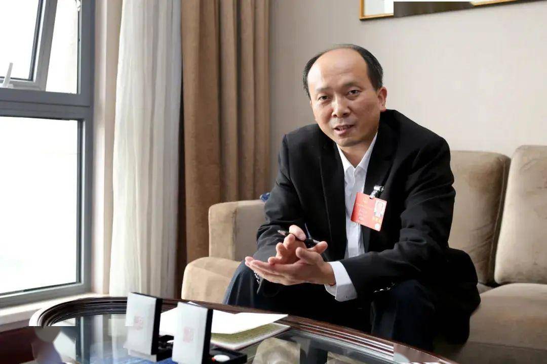 全国两会的保山声音代表杨军说