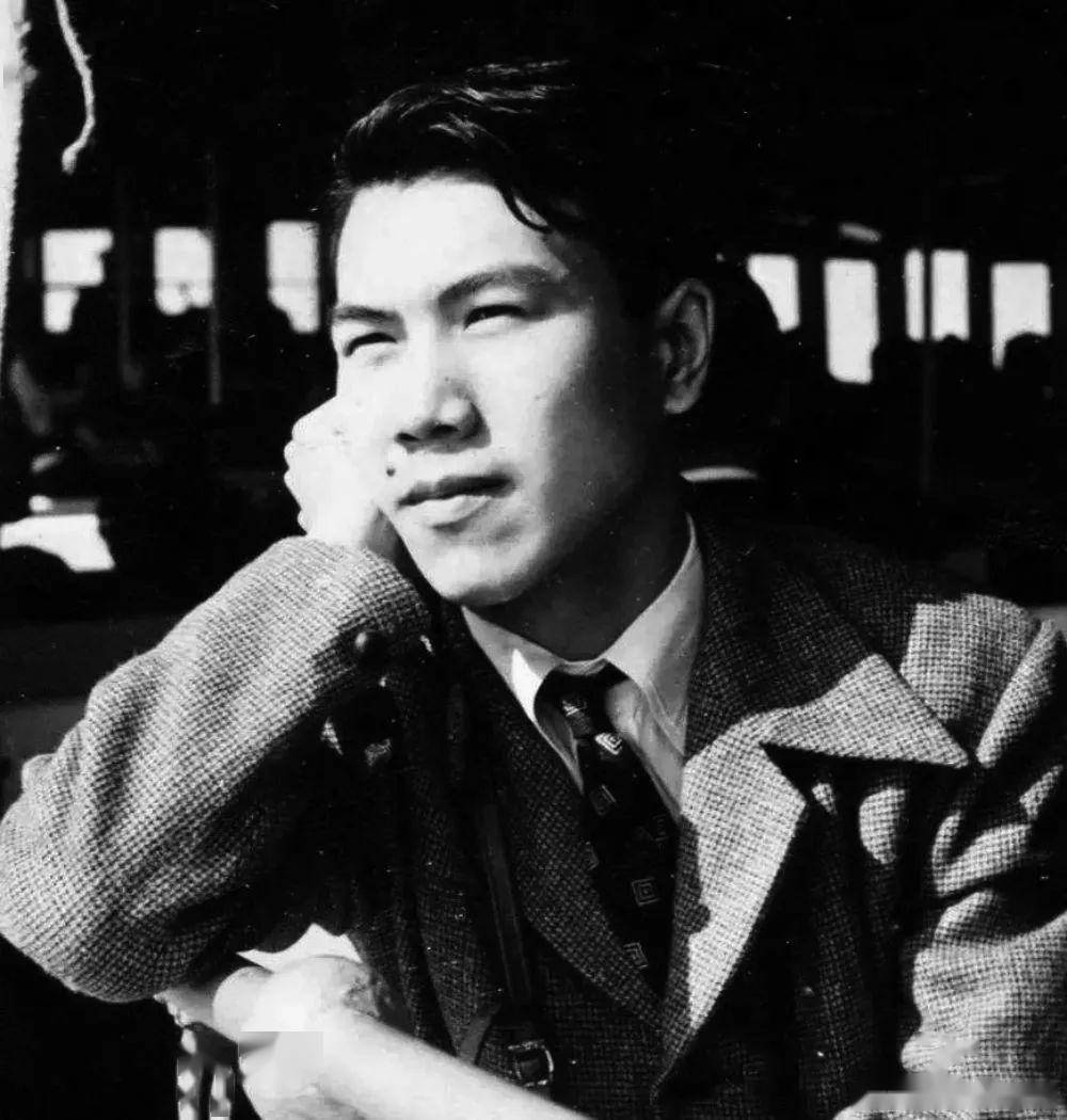 叶小纲出身于音乐世家,父亲叶纯之是上世纪40年代电影明星叶露茜的