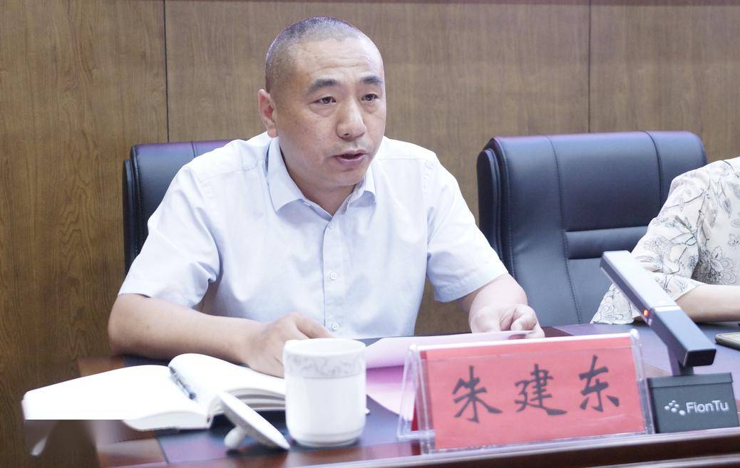 向着文明努力奔跑
