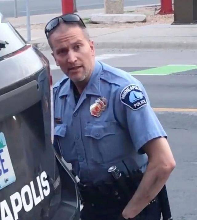 如何看待美国警察暴力执法黑人事件?美国黑人历史以来就备受凌辱