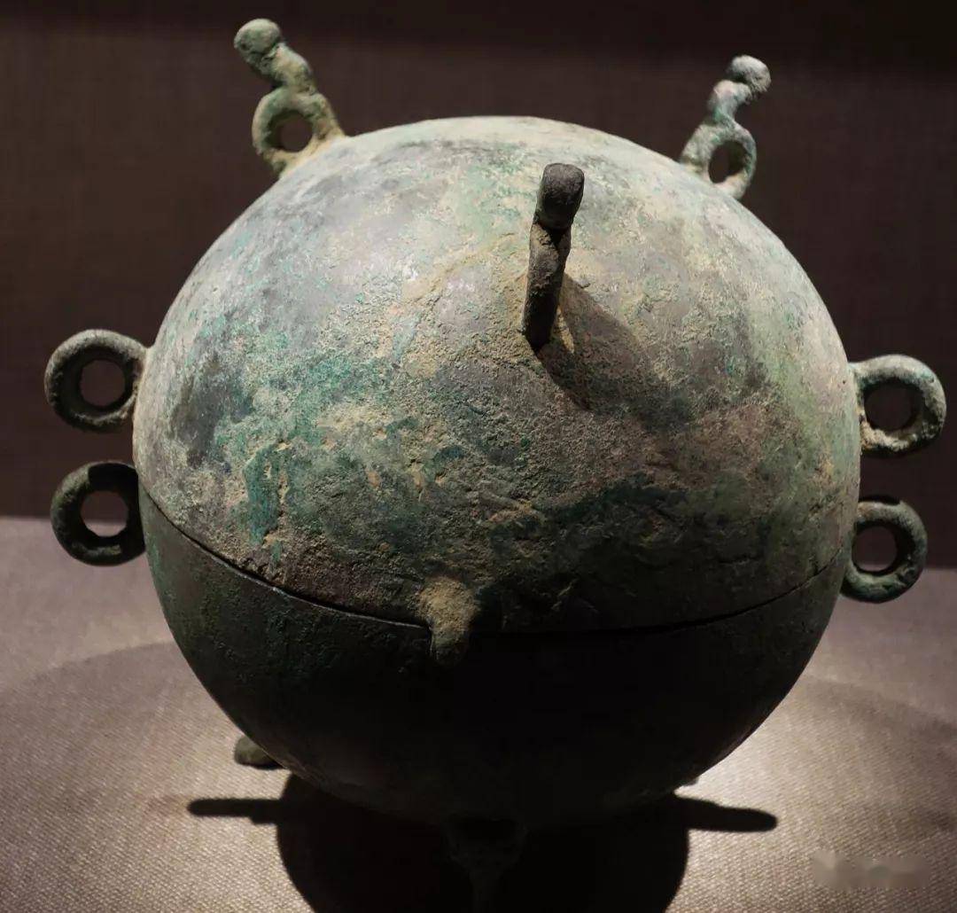 从三星堆横肉人面到战国虎踞铜淳于成都博物馆青铜器上篇