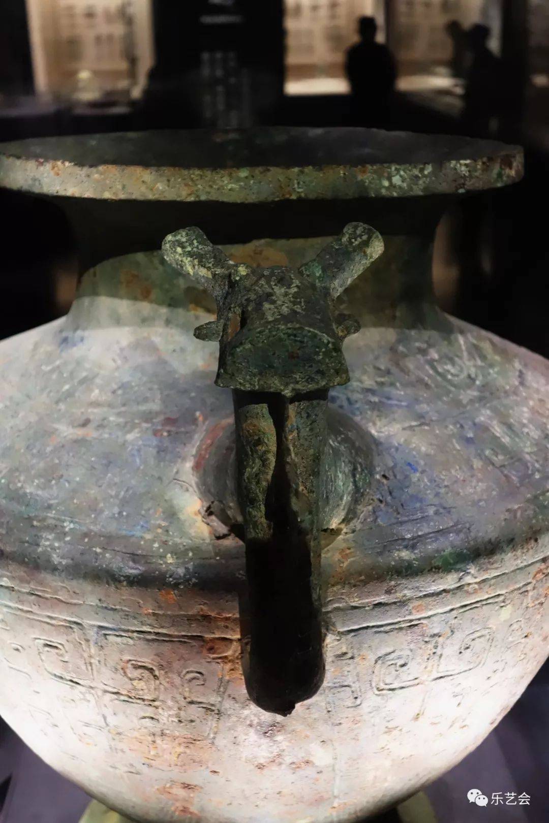 从三星堆横肉人面到战国虎踞铜淳于成都博物馆青铜器上篇