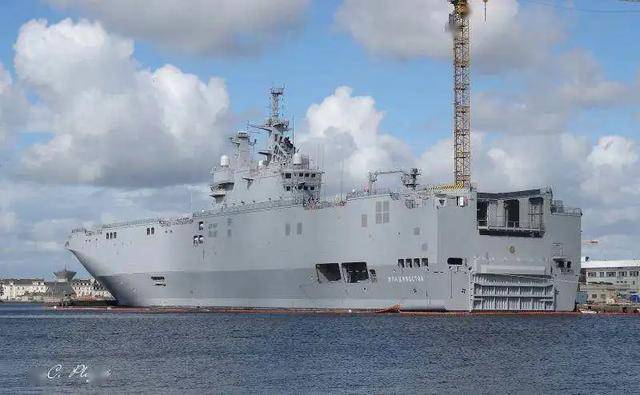 俄罗斯海军开建新型登陆舰