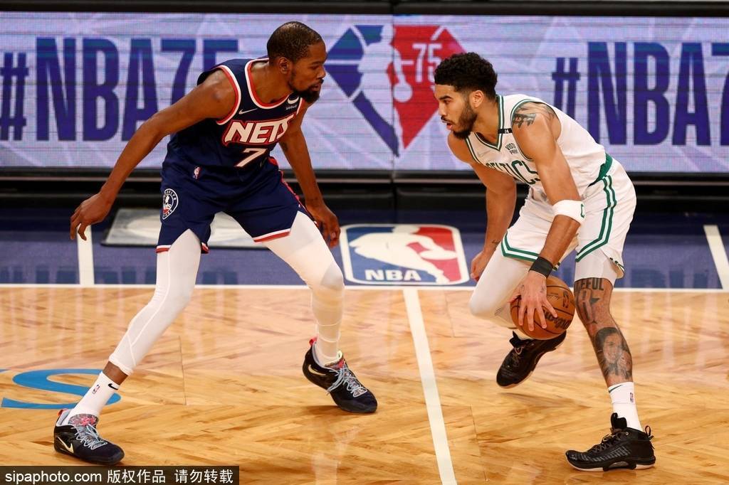 北京时间2022年12月2日，NBA名宿保罗-皮尔斯在一档节