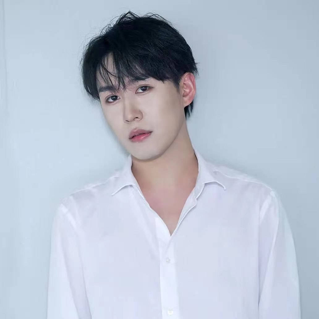 有些人你见到她的第一眼，就知道会跟她有故事