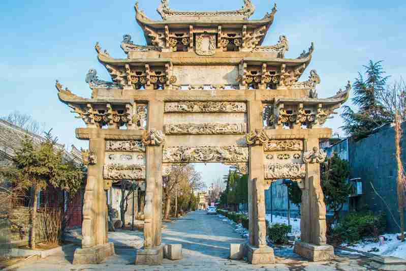 访山东烟台蓬莱的"戚继光牌坊"