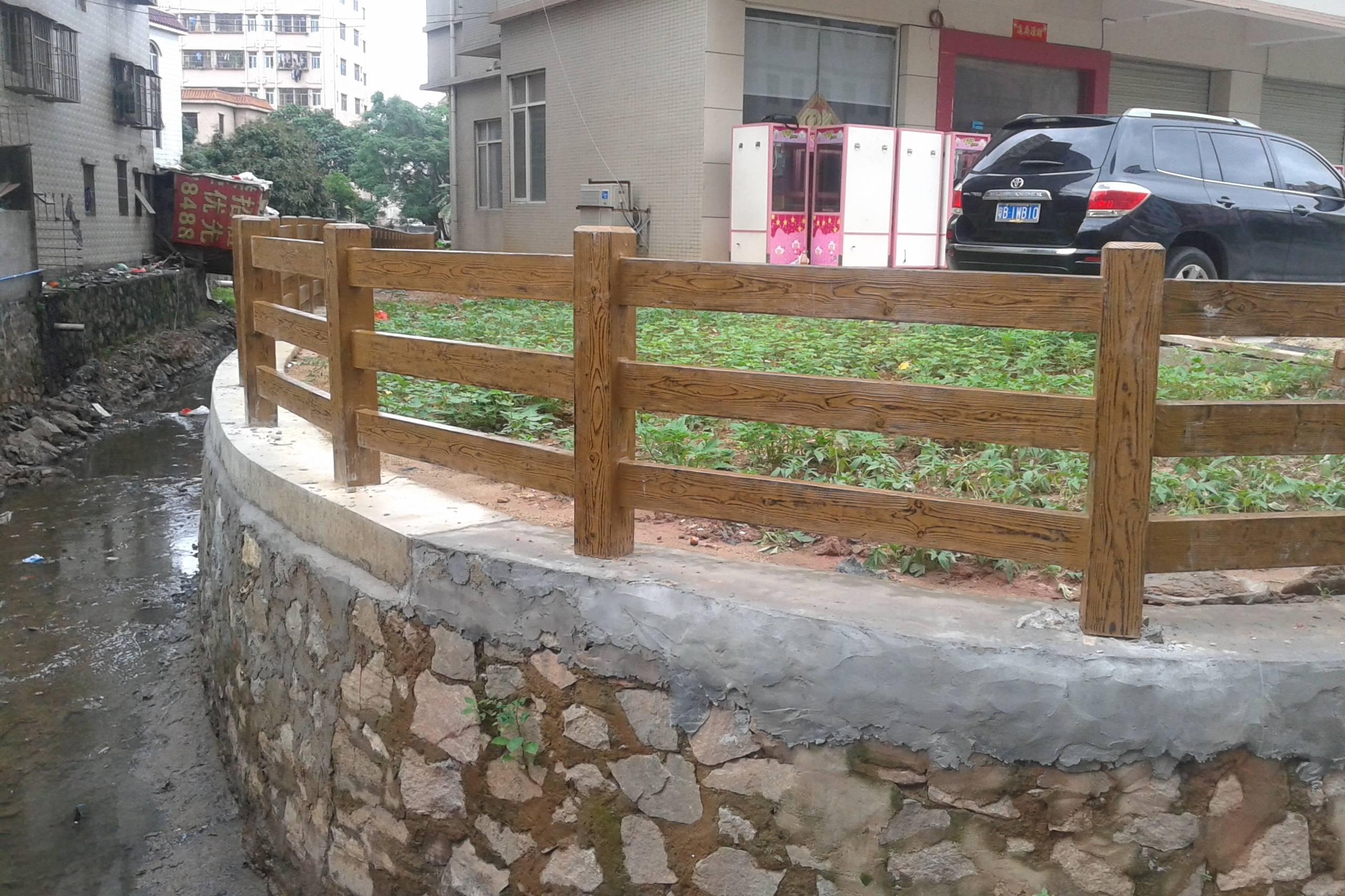 水泥仿木栏杆为乡村振兴添砖加瓦兼具实用和美观