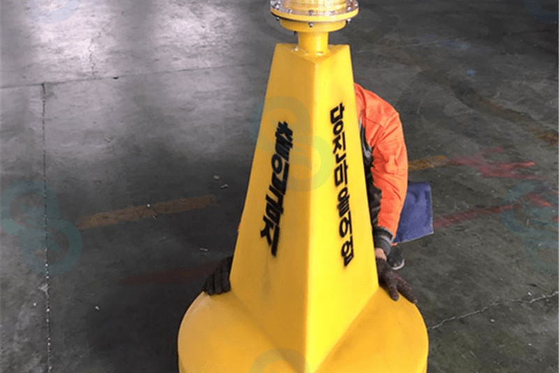 海面上浮标上的红色灯光是什么灯航道导航灯海区航标灯