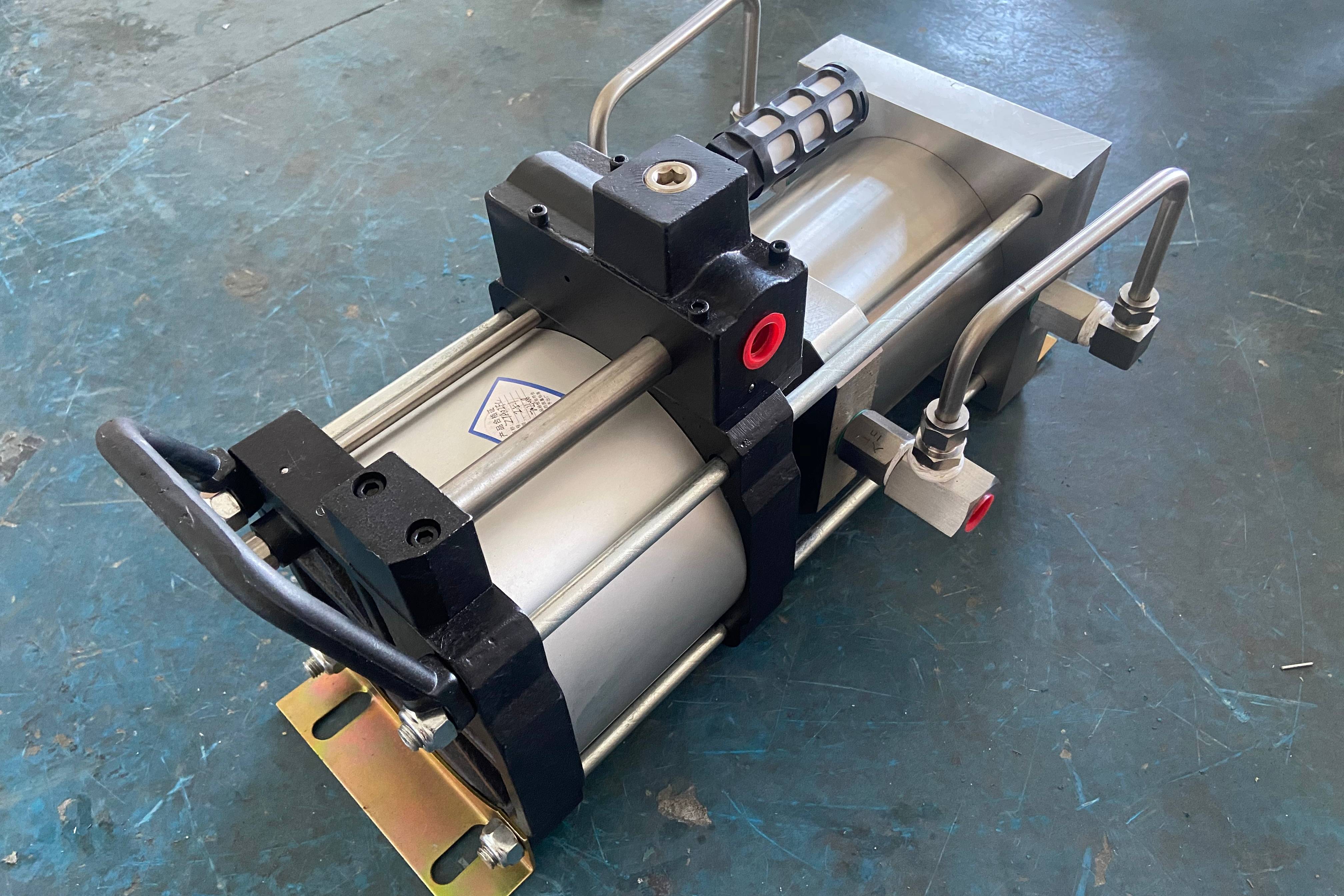 不锈钢气体增压泵双台并联是如何工作的