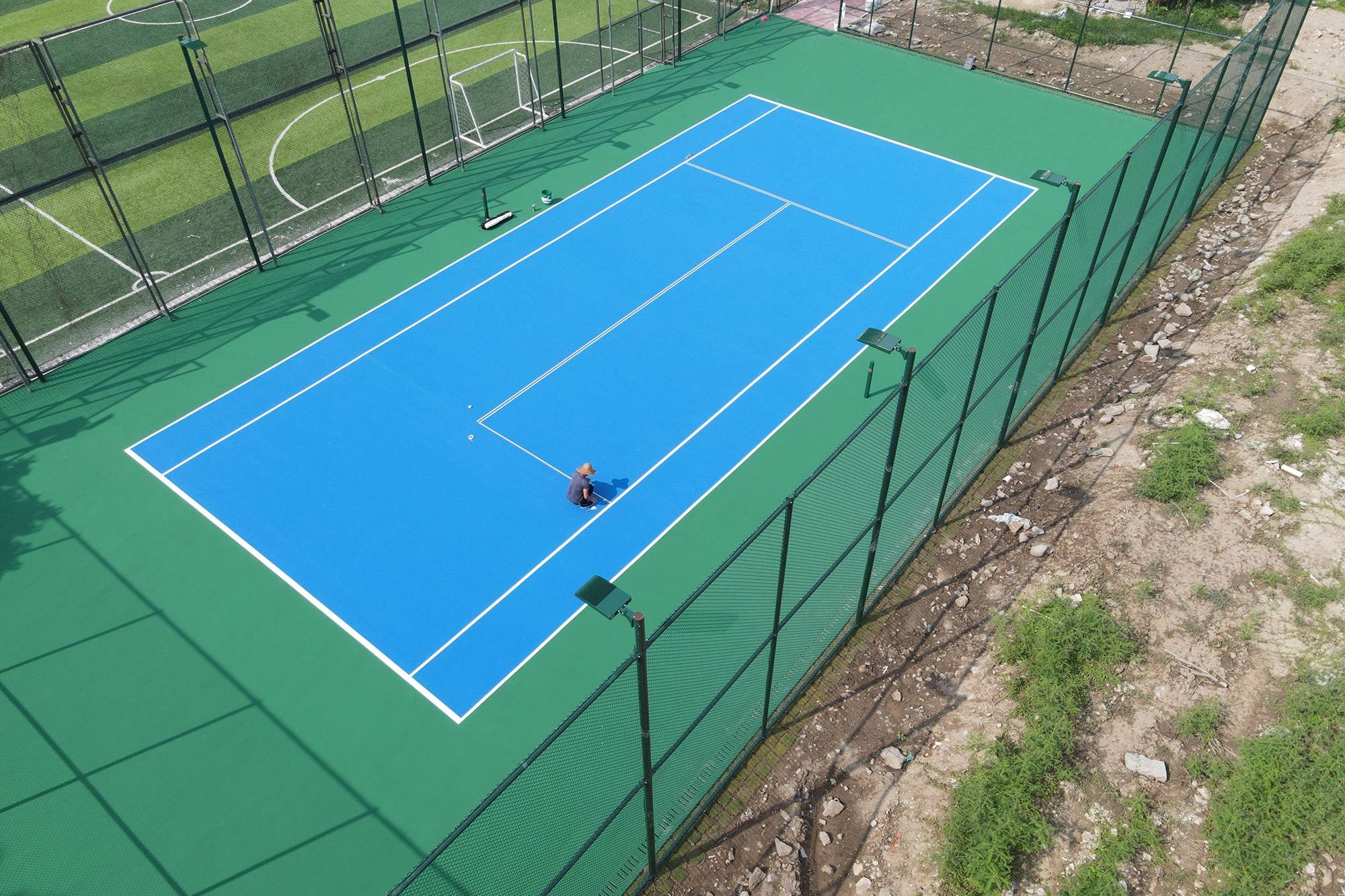 篮球场建设：打造活力绿洲与社区纽带