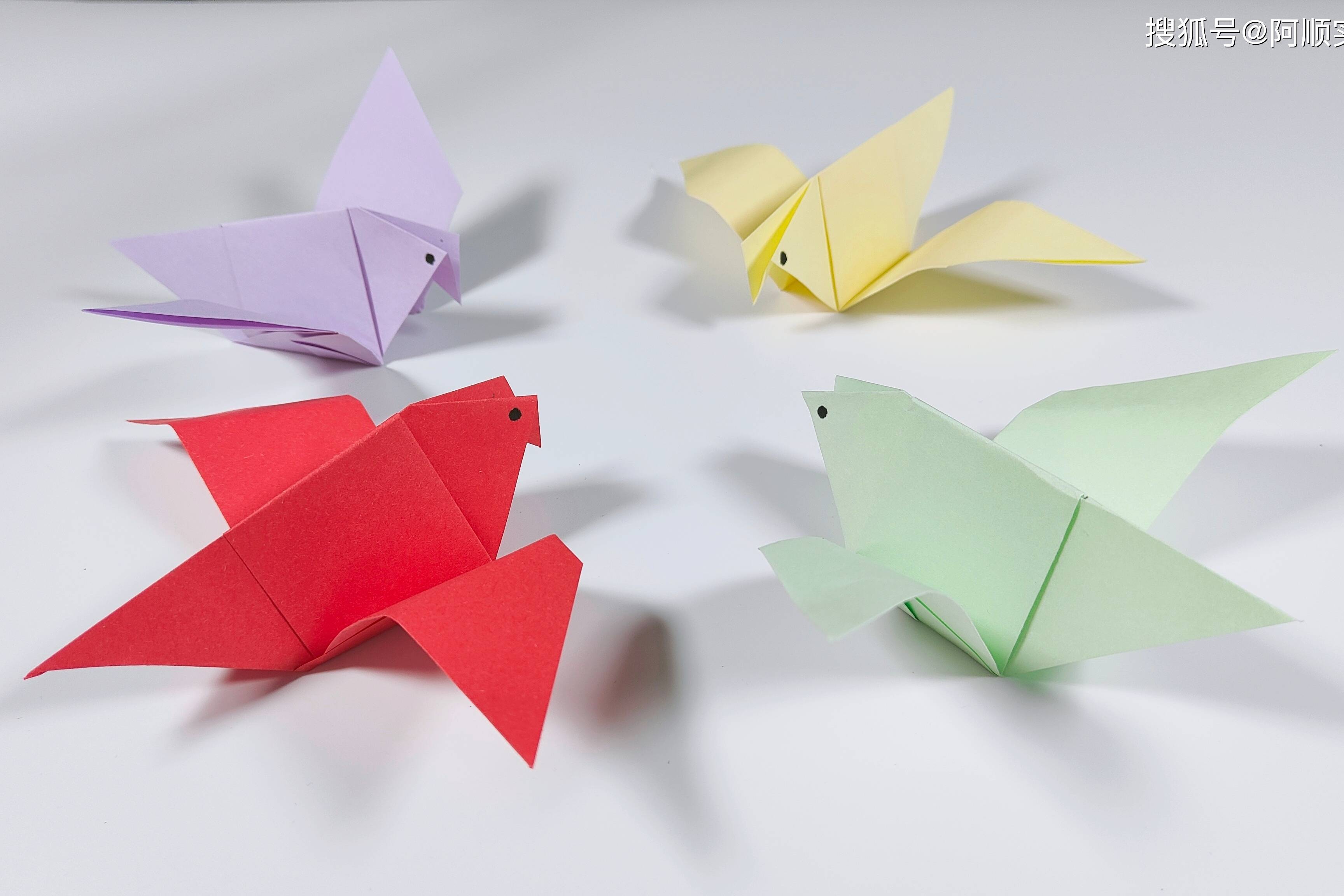 【手工教程】如何用彩色卡纸制作一个纸鸟?(一)_教程_手工