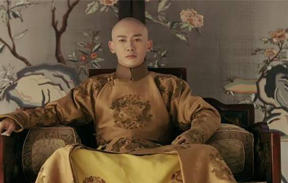 “龙袍”秦始皇的龙袍是黑色的，为什么后世皇帝没人敢穿？原因很现实