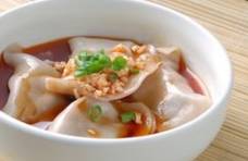 口味有些多样，北方最爱的面食之一，南小吃北主食的钟水饺！