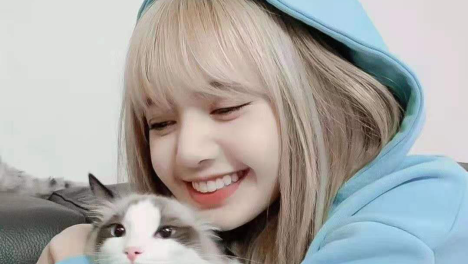 人间芭比LISA，携新代言出镜一起照亮你的自然美
