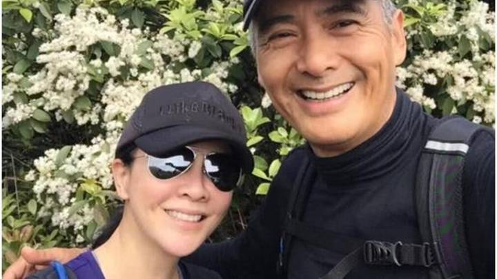 65岁周润发同苗侨伟夫妇晨跑，你看过他们的作品吗？