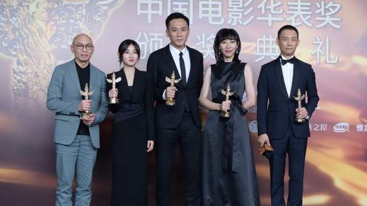 易烊千玺和刘烨，谁是最大的赢家？