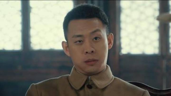十年龙套，终获影帝，是实至名归吗？