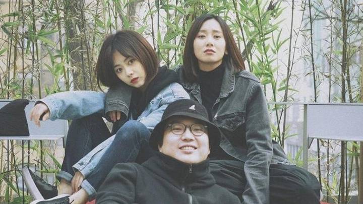 46岁黄晓明参加学妹婚礼，你觉得他是北影校花吗？