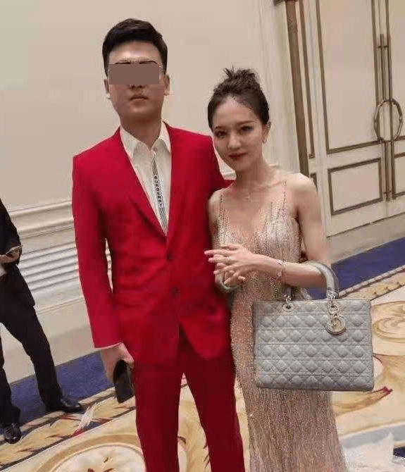 所有内容显示项思醒 family帮她让ceo男友和富二代