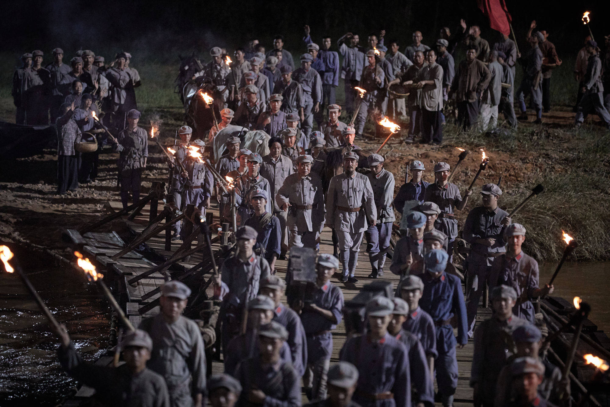 生死坚守曝光浴血奋战版预告再现鲜为人知的英雄史诗