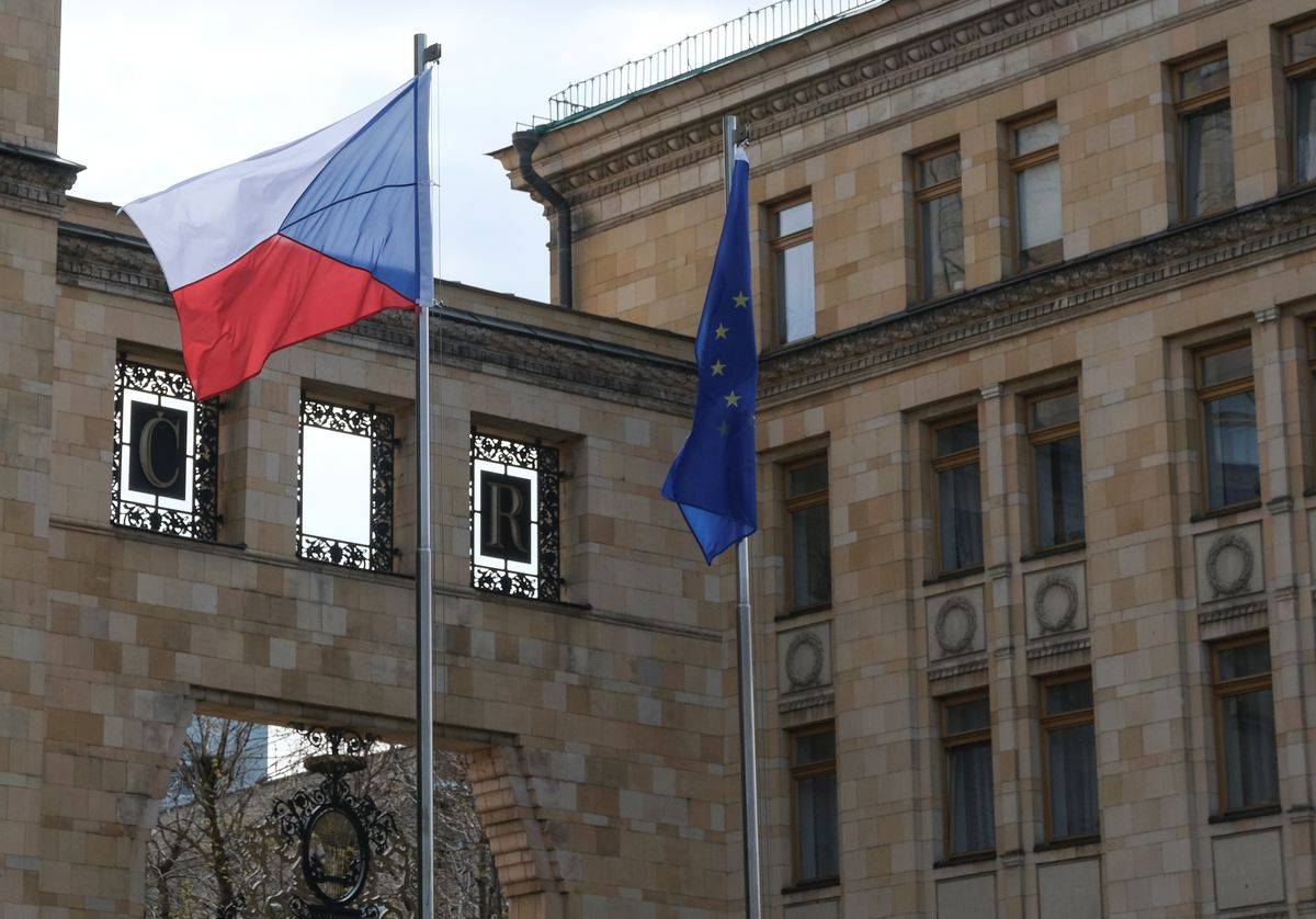 俄罗斯宣布驱逐20名捷克外交人员