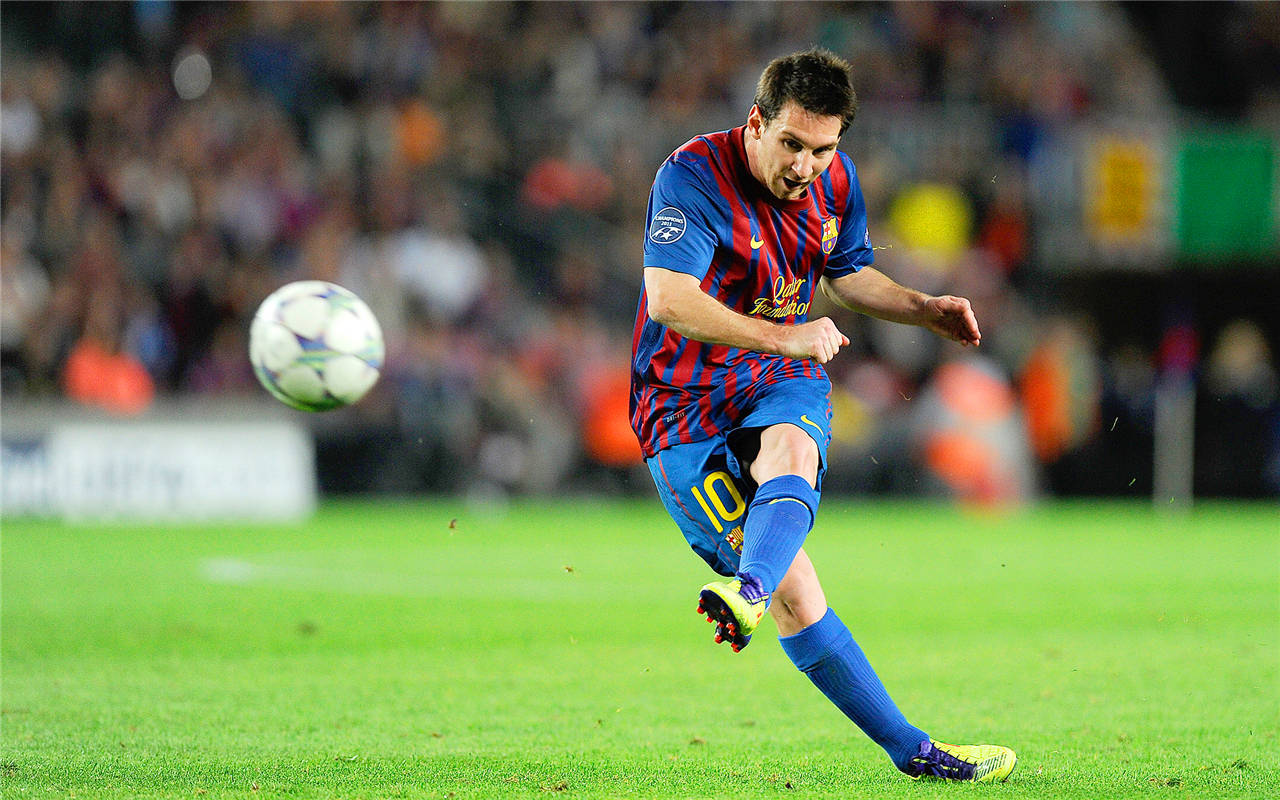 足坛现役十大前锋绝代双骄不可或缺