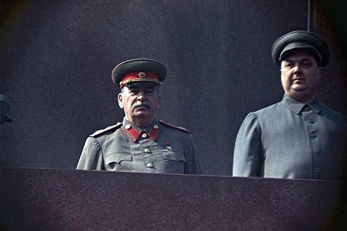 原创希特勒进攻苏联后斯大林为何消失了整整两周在这段时间里他做了
