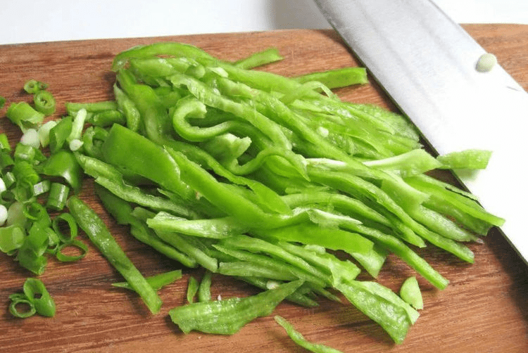 青椒丝怎么切又快又好 92fa3e029705437c9c51f0627a702024.png