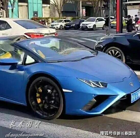 孙俪驾驶300万豪车高调出行 网友 真是气派又拉风 敞篷车 孙俪驾驶300万豪车高调出行 网友 真是气派又拉风 敞篷车