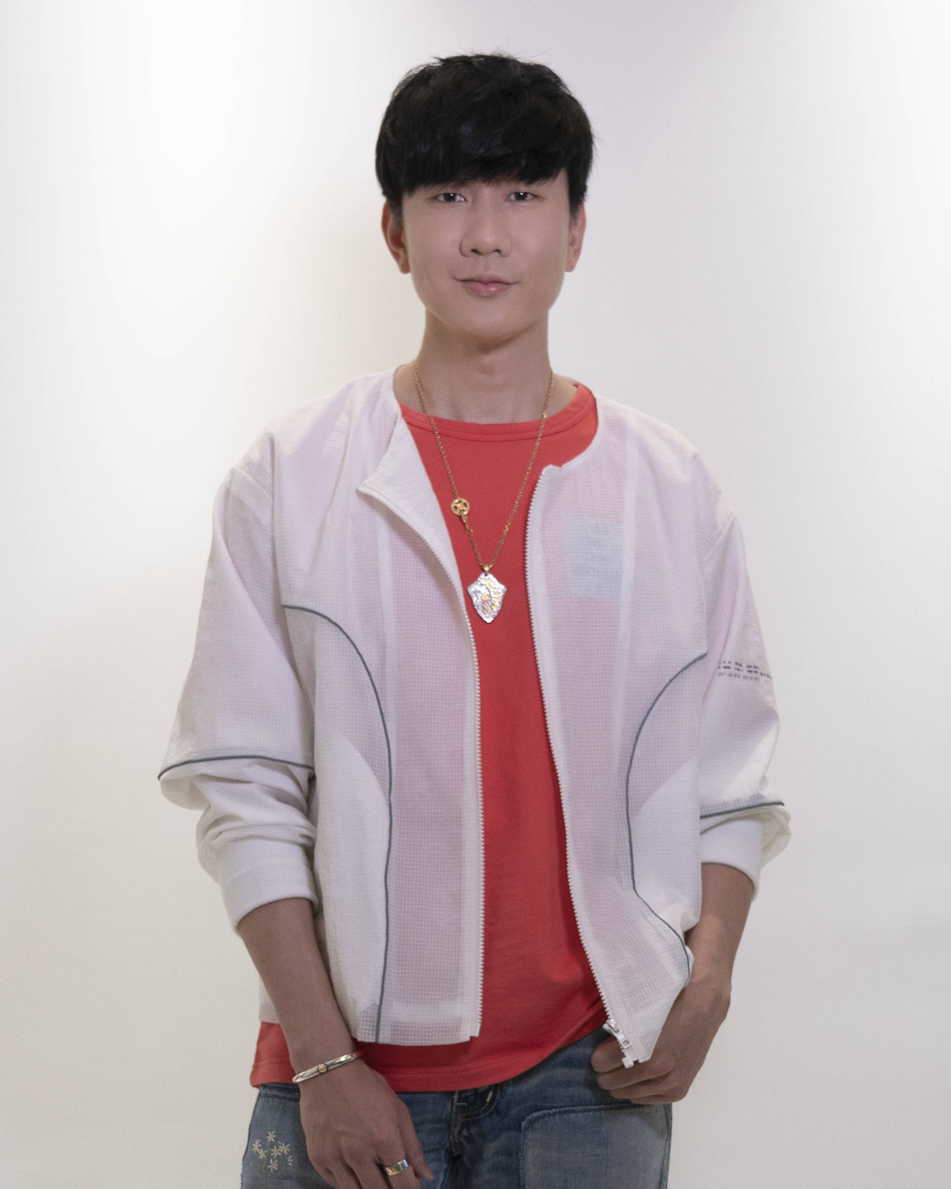 林俊杰举办线上记者会首度与annemarie同框