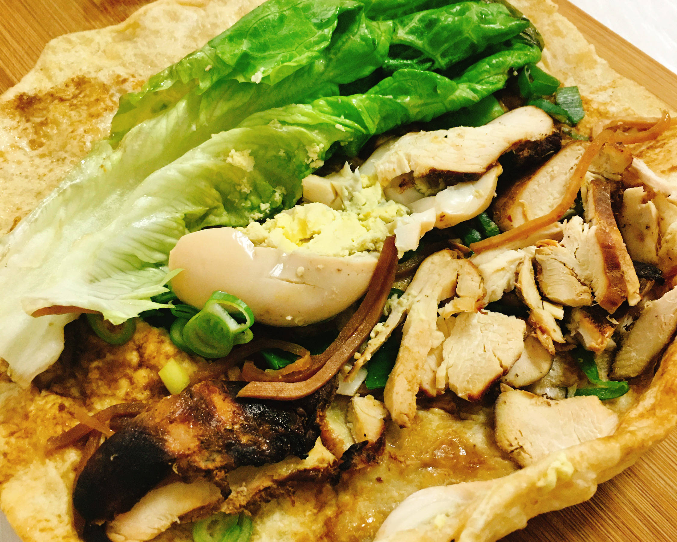 这家熏肉大饼,好多人追着吃了十几年_生菜