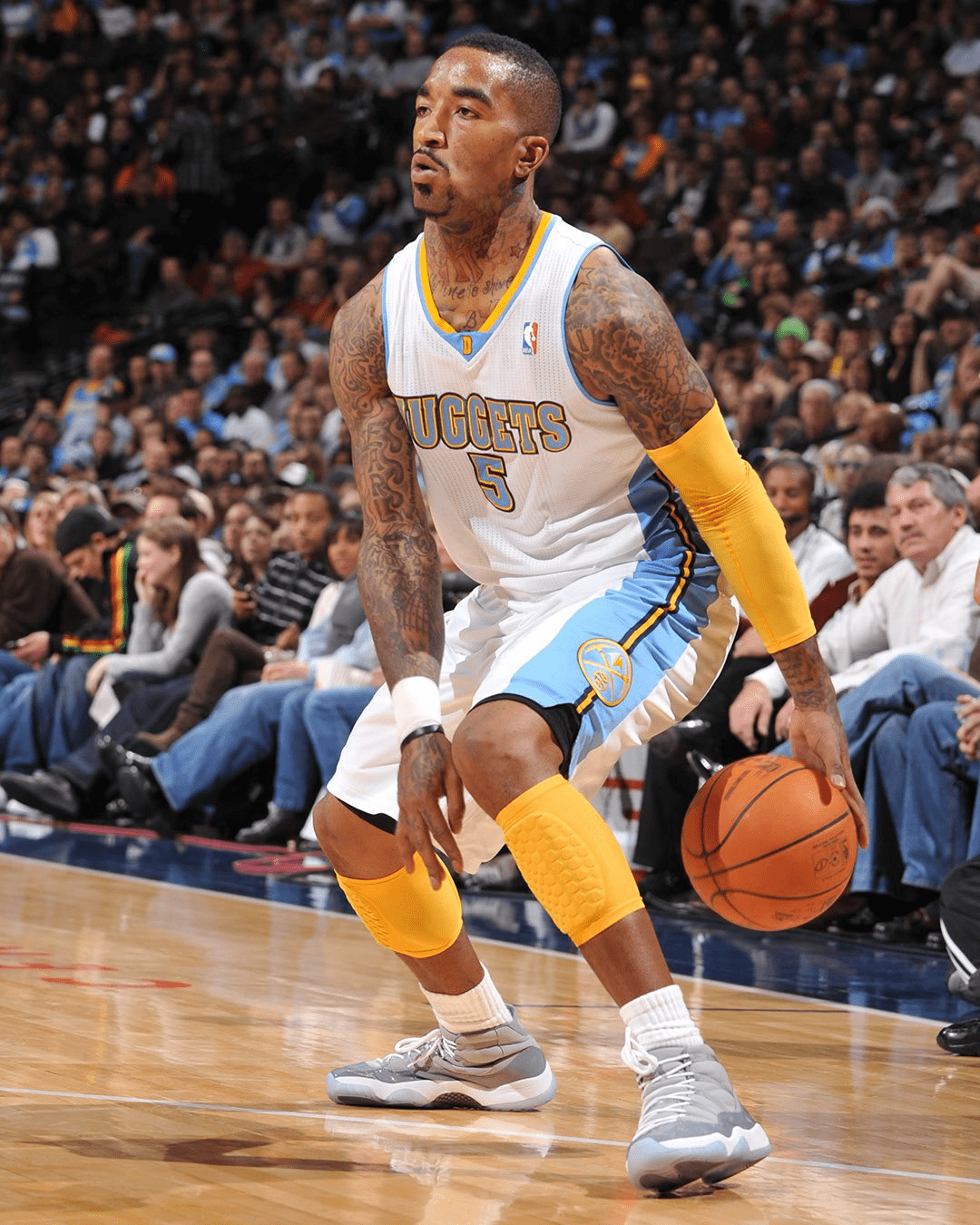 打篮球膝盖经常受伤 防撞护膝能起到作用吗 运动