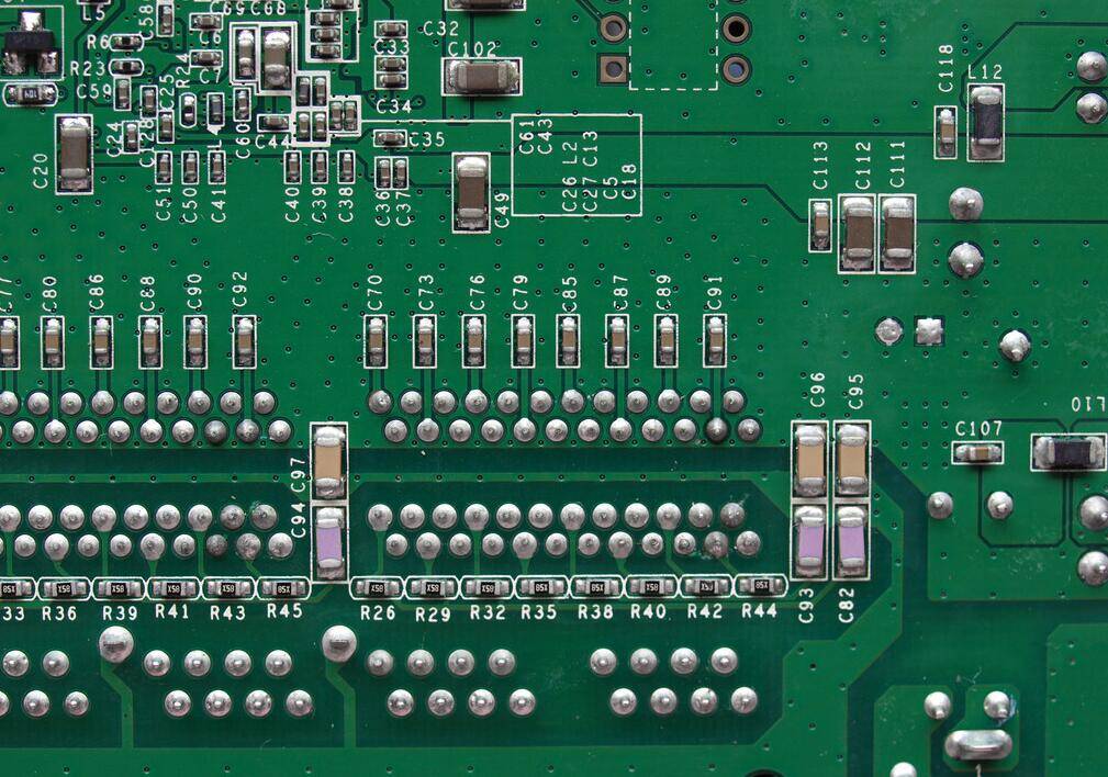 贴片客户需要pcba加工厂进行代工的原因是什么