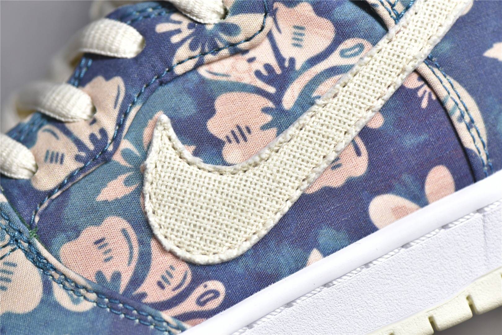 耐克nikesbdunkhighprohawaii夏威夷米黄花卉撕撕乐运动鞋