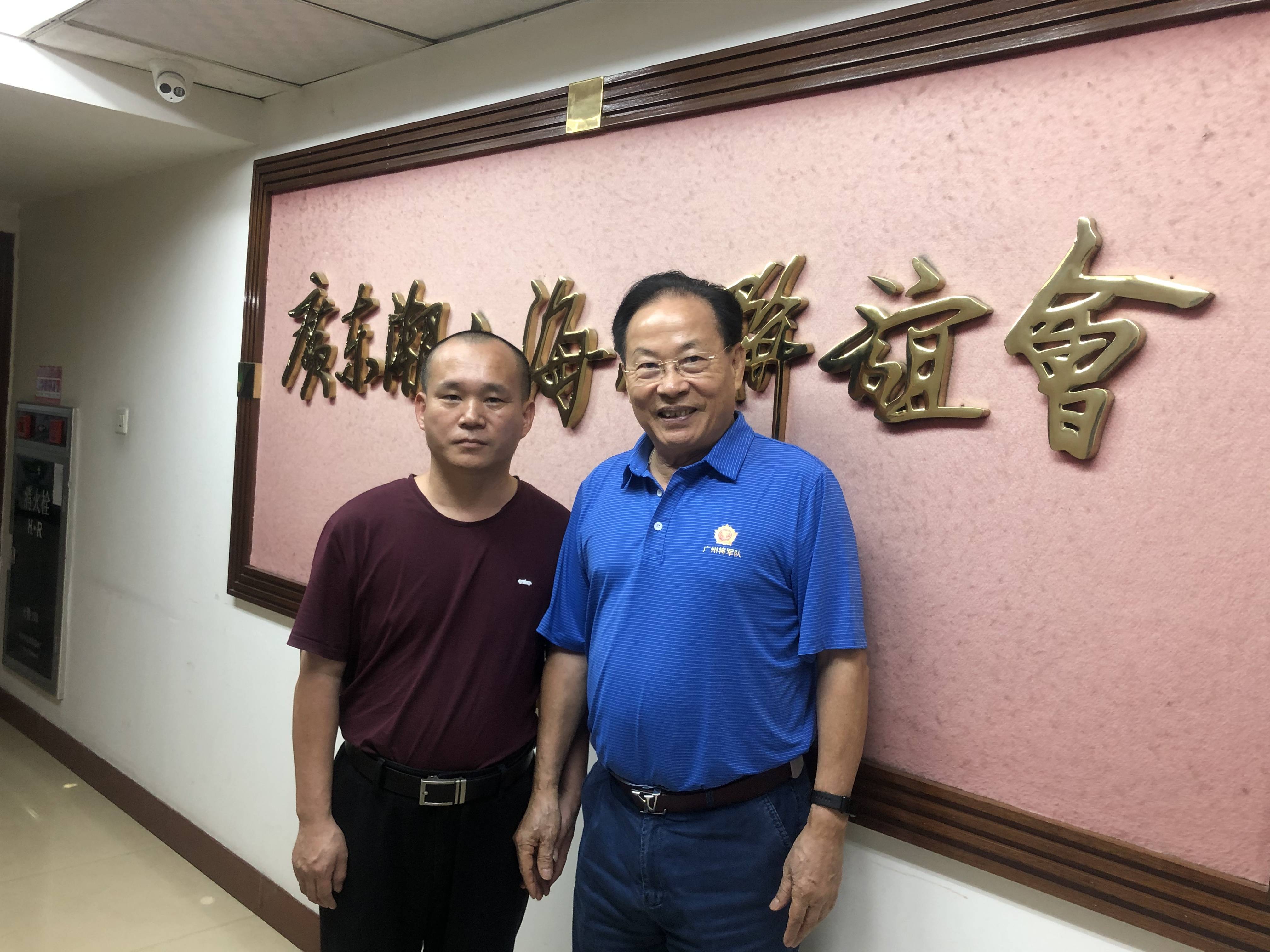 书画家张绿萍今天在潮联会拜访蔡东士