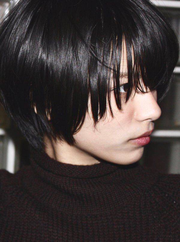 相信大家不陌生,春川芽生曾在2014年播放的《银河s》中扮演地底人的