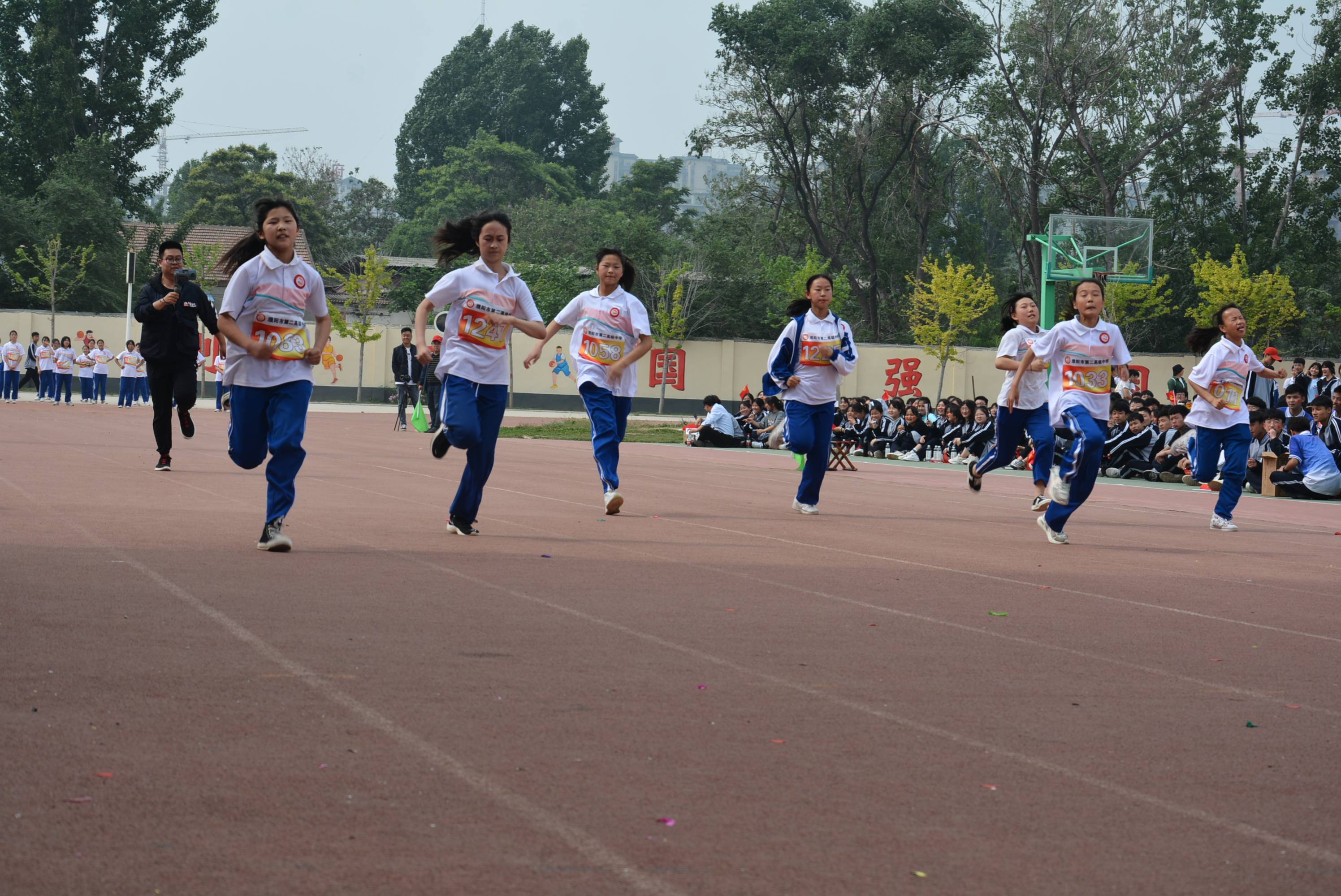铸健康体魄迎建党百年濮阳市二高隆重举行2021年春季田径运动会