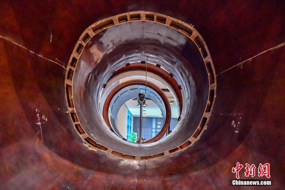 "新中国首座大型低速回流风洞"展览吸引观众