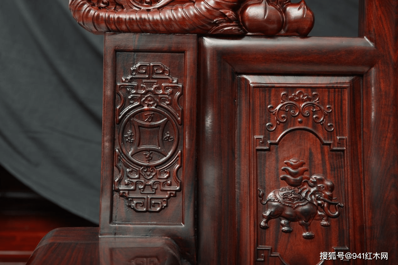 红木家具：慢工出细活，红木雕工以雕刻之心铸工匠精神！_搜狐网