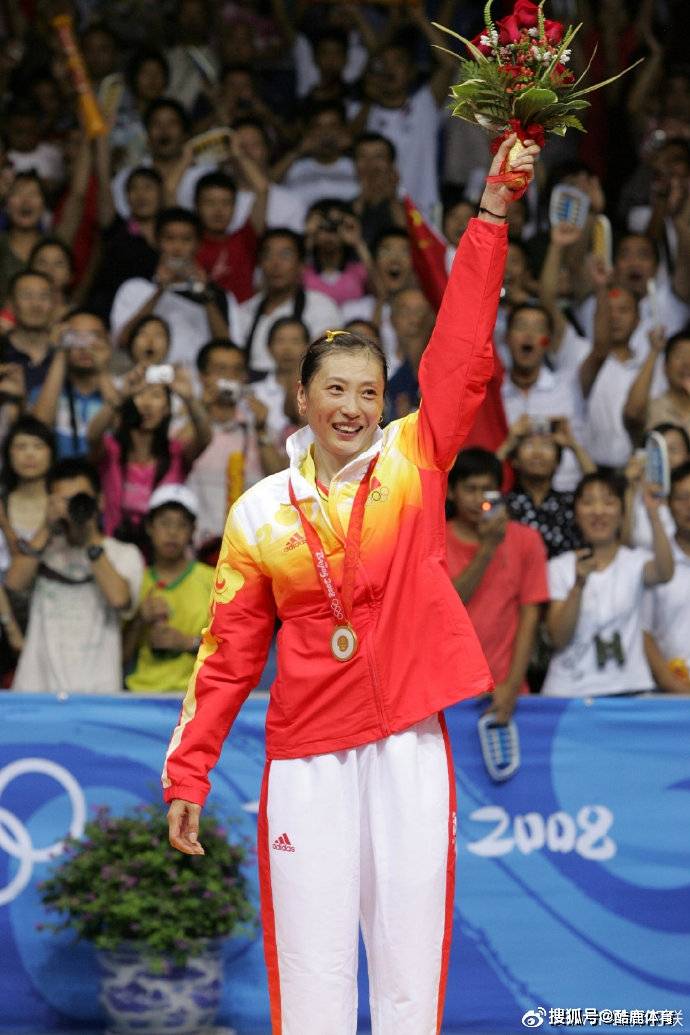 今天是她生日,因为太过传奇,她的故事回味无穷_张宁